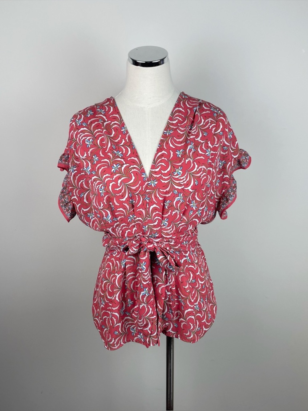 Max Studio Red Blue White Floral Ruffle Blouse Top Women Medium Lightweight